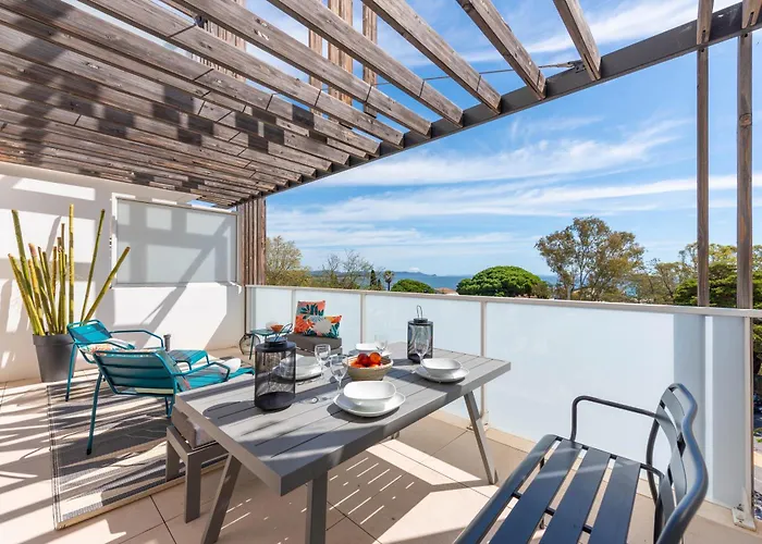 Apartment Vue 50m Des Salins Piscine 2 Parkings Terrasse