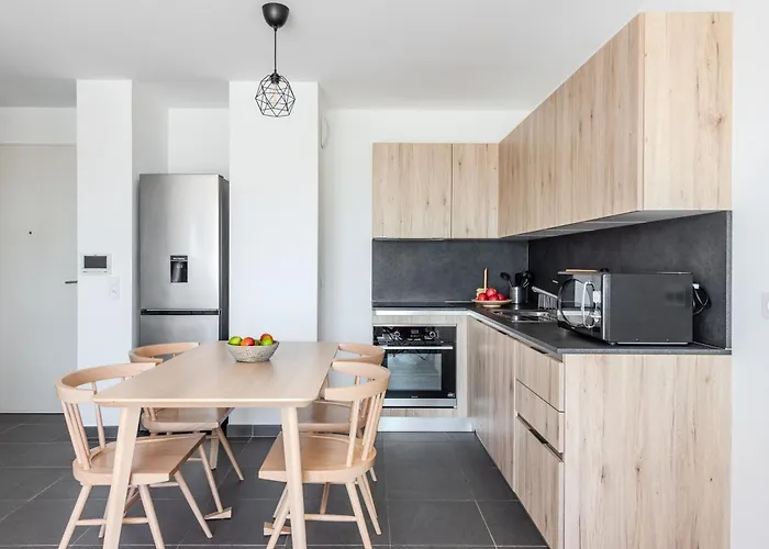 Apartment Vue 50m Des Salins Piscine 2 Parkings Terrasse Hyères