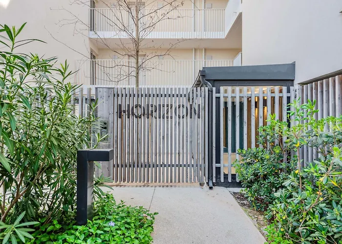 Apartment Vue 50m Des Salins Piscine 2 Parkings Terrasse